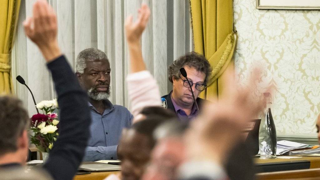 Über die Suspendierung der Gemeinderäte von Vevey, Michel Agnant (links) und Jérôme Christen (rechts), soll nun der Waadtländer Staatsrat entscheiden. (Archiv)