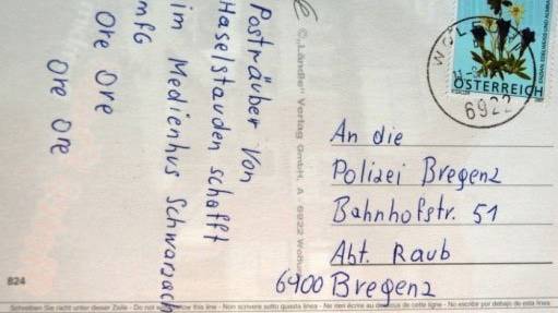 Der «Postkartenräuber» hat Sinn für Humor. Mit diesen Postkarten provoziert er die Polizei. Landeskriminalamt Vorarlberg (LVA)