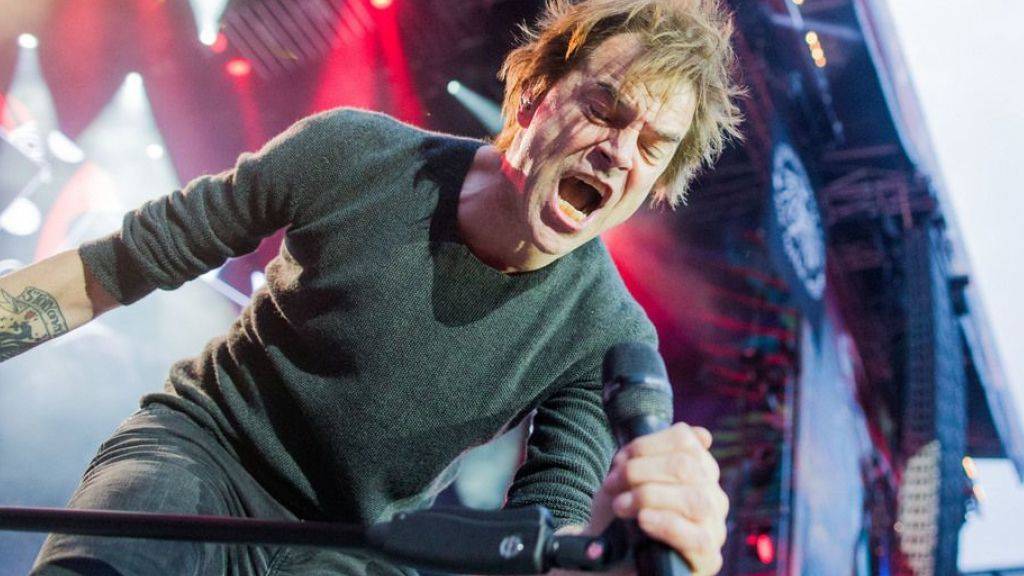 Campino von den Toten Hosen hört wieder gut. Sein Hörsturz sei ein Schuss vor den Bug gewesen, der ihn daran erinnern soll, weniger zu stressen. Aber deswegen gleich mit Yoga anfangen will er denn doch nicht. (Archivbild)