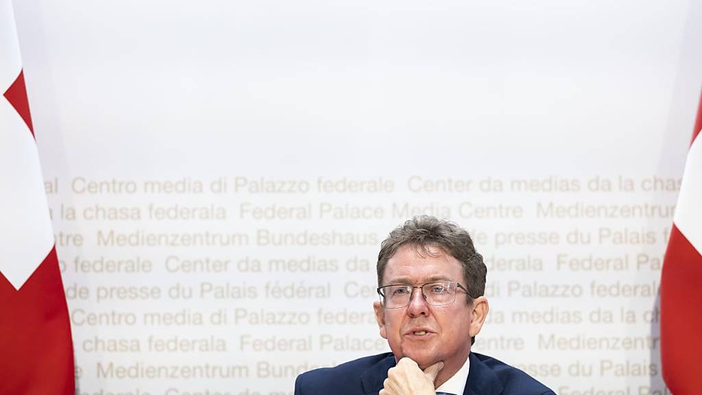 Energieminister Albert Rösti begründete am Mittwoch den Plan des Bundesrats, das AKW-Bauverbot aus dem Gesetz zu streichen. (Archivbild)