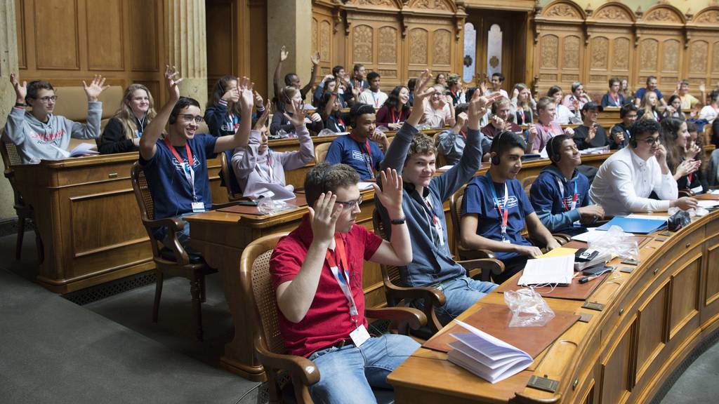 Podiumsdiskussion an der Jugendsession in Bern artet aus