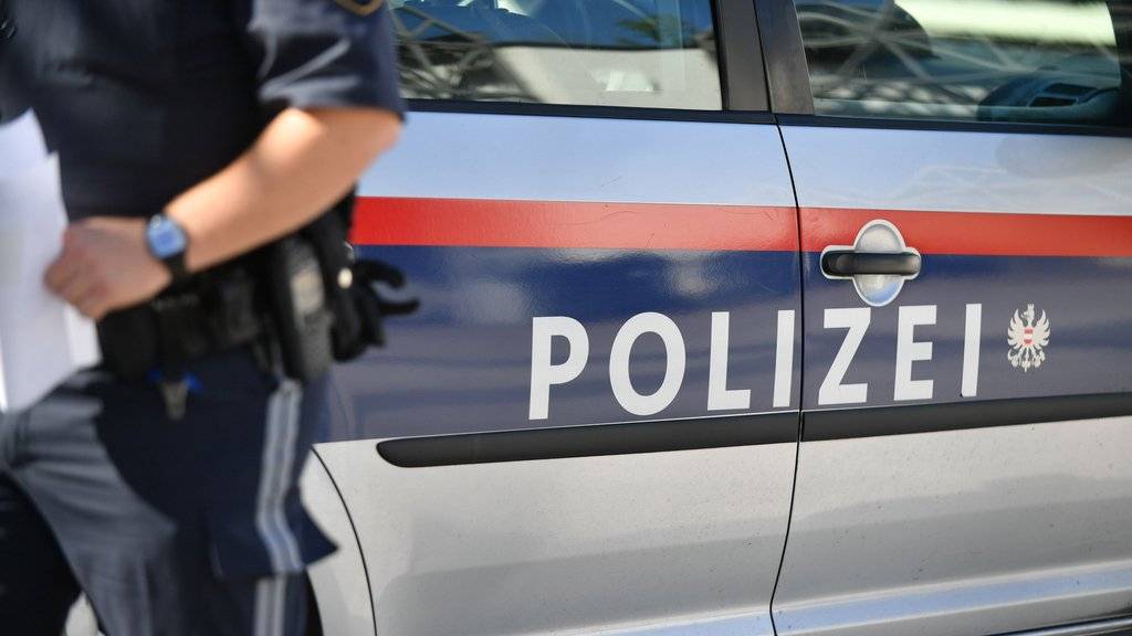 Ein Auto der Vorarlberger Polizei wurde bei einer Verfolgungsjagd beschädigt