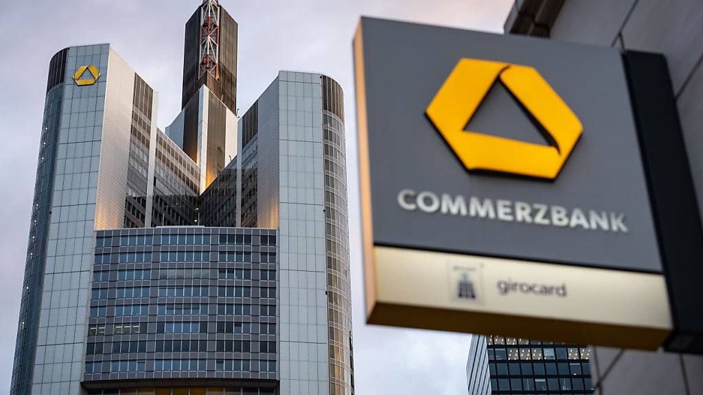 Commerzbank sieht sich auf Kurs zu Rekordjahr