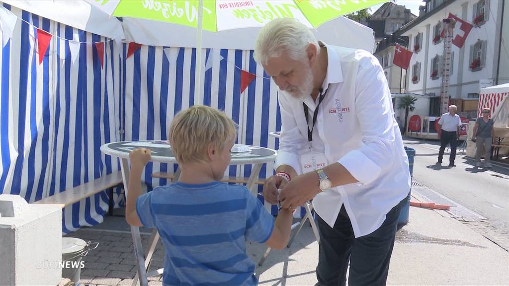 Am grössten Volksfest von Schwyz