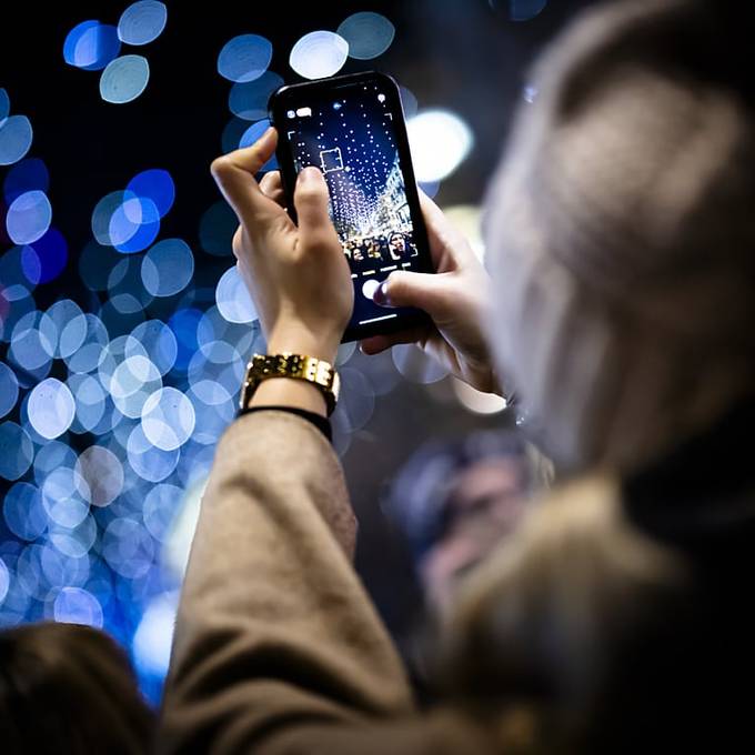 Solothurner Schulen sollen selbst über Handy-Verbote entscheiden