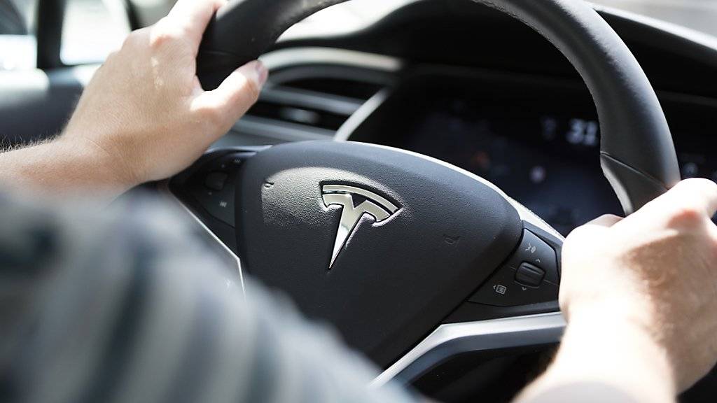 Rekord bei Tesla: Seit Jahresbeginn hat der Elektroautobauer rund 25'000 Neuwagen ausgeliefert. (Archivbild)