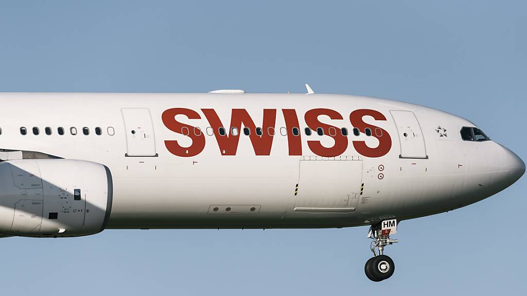 Die Swiss-Flüge am ersten Tag der Wiederaufnahme der Reisen in die USA sind sehr gut gebucht gewesen. Insgesamt hat die Fluggesellschaft knapp 1800 Passagiere befördert. (Archivbild)