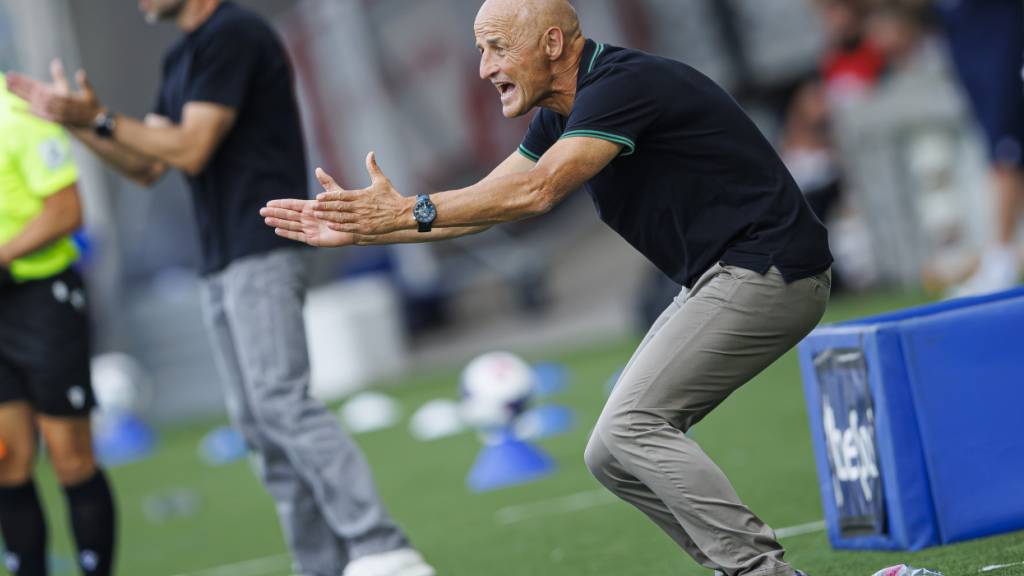 Trainer Peter Zeidler sieht beim Saisonauftakt der Grasshoppers in Lausanne noch einiges an Verbesserungsbedarf