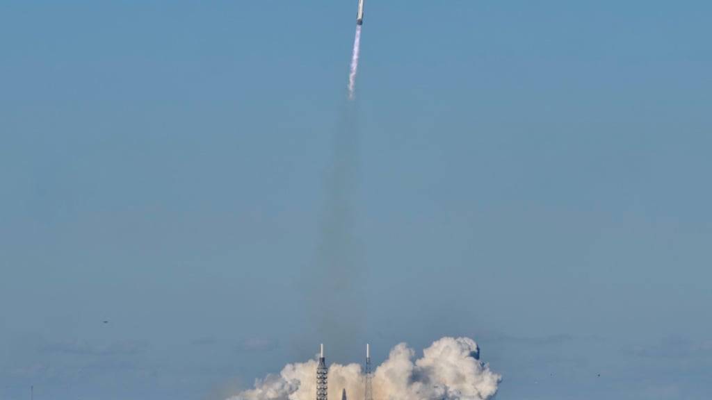 Erst verschob das Wetter, dann ein Sonnensturm den zweiten Start der Rakete «New Glenn». Jetzt hob sie erfolgreich ab.