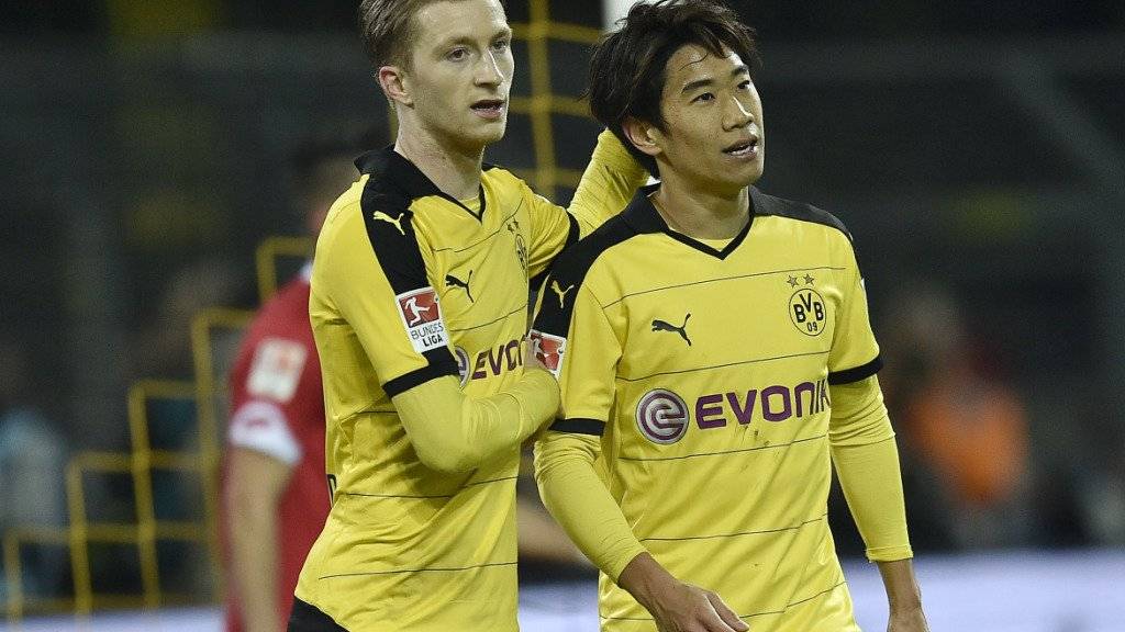 Marco Reus (links) und Shinji Kagawa schiessen Borussia Dortmund beimi 2:0 gegen Mainz zum Sieg