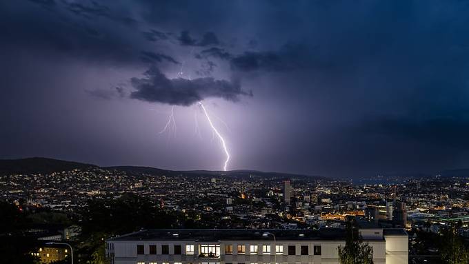 Bund warnt vor heftigen Gewittern im Tessin und in der Westschweiz