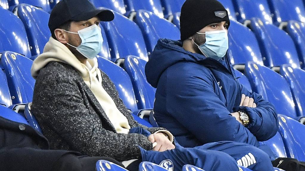 Weg mit der Maske, ran mit den Fussballschuhen: Klaas-Jan Huntelaar steht bei Schalke vor dem Comeback