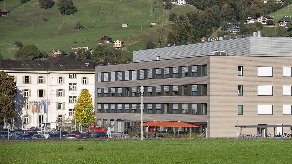 Das Kantonsspital ist eine Institution in Obwalden, die Pflegefachkräfte ausbildet. (Archivaufnahme)