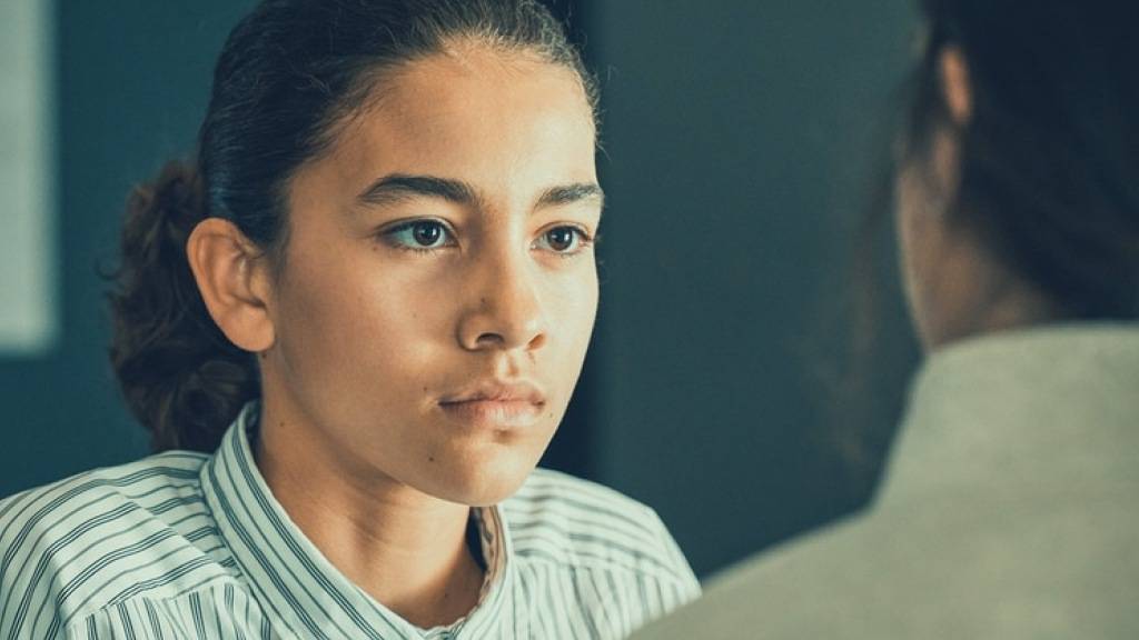 Die Schauspielerin Luna Mwezi kennt das Schweizer Publikum bereits aus dem Film «Platzspitzbaby». In der Serie «School of Champions» ist sie jetzt als die talentierte Skifahrerin Nawal zu sehen.