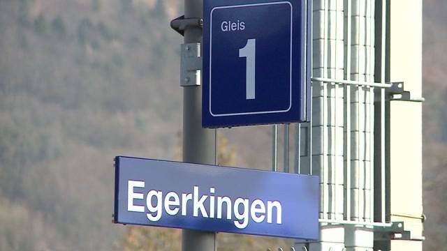 Männer von Zug erfasst in Egerkingen