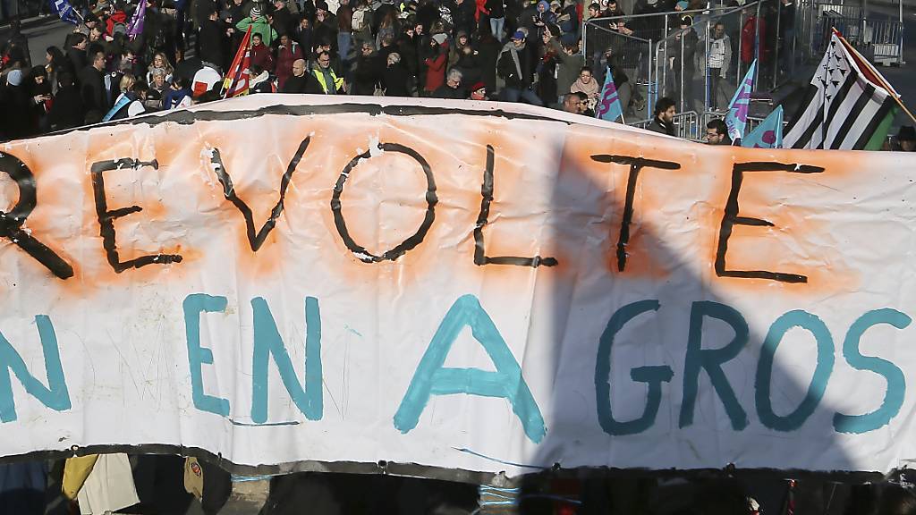 Genug - Revolte! Demonstranten in Rennes.