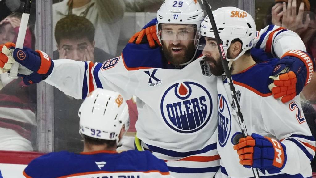 Zwei Assists und der siegbringende Treffer: Leon Draisaitl (29) ist in Spiel 4 der Finalserie gegen die Florida Panthers der Matchwinner für die Edmonton Oilers