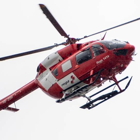 Unfall in Gstaad: 27-jähriger Autofahrer schwer verletzt