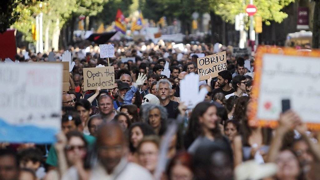 An der Demonstration zur Aufnahme von Flüchtlingen nahm auch Barcelonas Stadtpräsidentin teil.