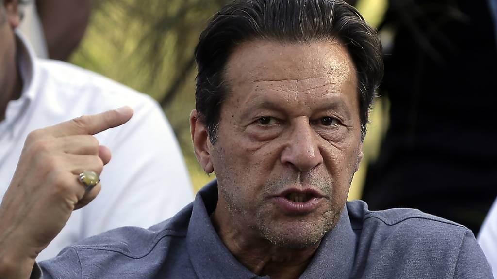 ARCHIV - Imran Khan war im April durch ein Misstrauensvotum als Premierminister abgesetzt worden. Foto: Rahmat Gul/AP/dpa