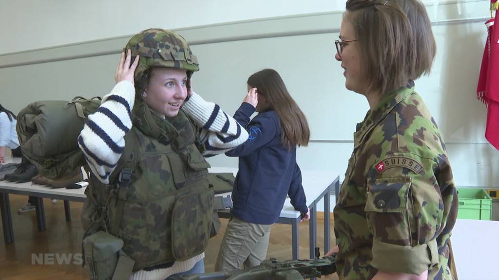 Einblick in die Armee exklusiv für Frauen