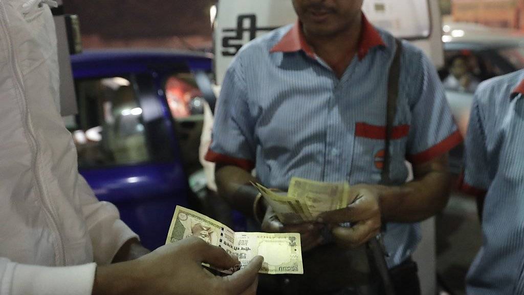 Die 500- Rupien-Note in Indien wird nicht länger akzeptiert als Zahlungsmittel.