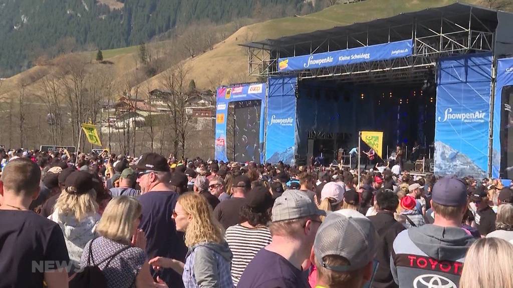 Snowpenair in Grindelwald kämpft mit Riesen-Ansturm: Tolles Wetter, top Acts und genervte Besucher aufgrund langer Wartezeiten