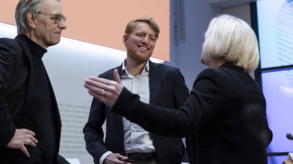 Andreas Lustenberger (Bildmitte) will in den Zuger Regierungsrat. (Archivbild)