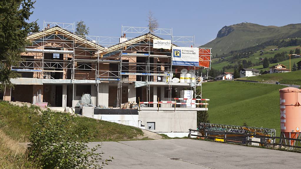 Der Bau eines Hauses ist für viele Schweizerinnen und Schweizer wegen den stark gestiegenen Immobilienpreisen unerschwinglich geworden. (Symbolbild)
