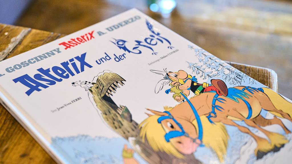 So sieht der neue Asterix-Band «Asterix und der Greif» aus.