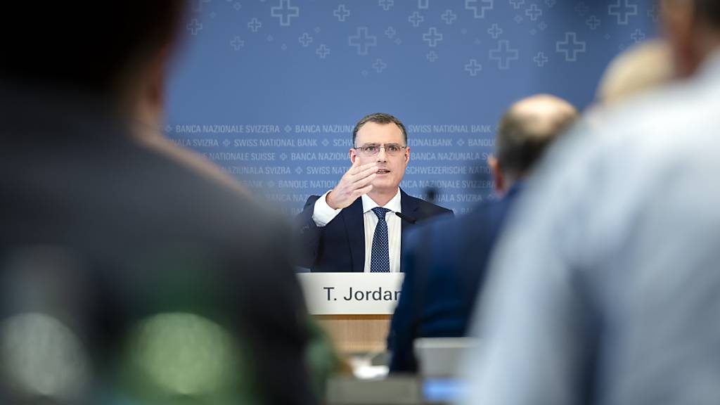 Der Chef der Schweizerischen Nationalbank, Thomas Jordan, verkündete vergangene Woche eine Zinspause. Damit verteuerten sich die Hypothekarzinsen für Saron-Hypotheken nicht weiter. (Archivbild)