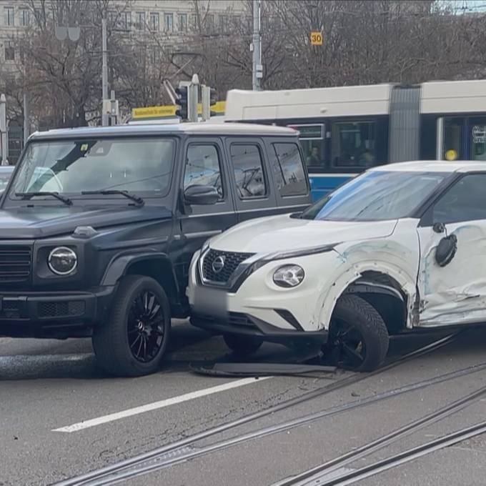 Unfall beim Bürkliplatz sorgt für massiv Stau