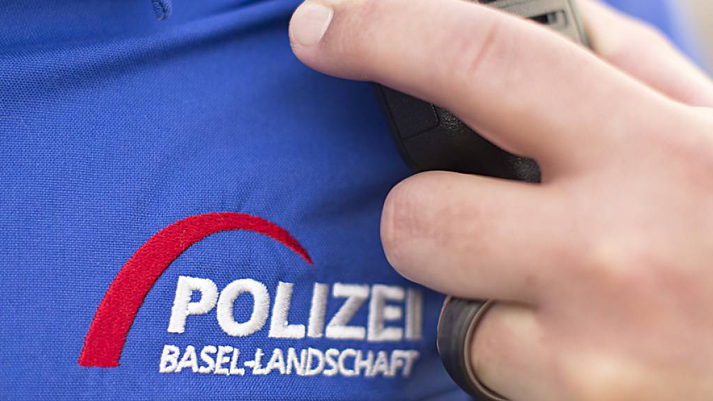 Die Baselbieter Polizei rückte am Dienstagabend zu einem tödlichen Unfall in Münchenstein aus. (Symbolbild)