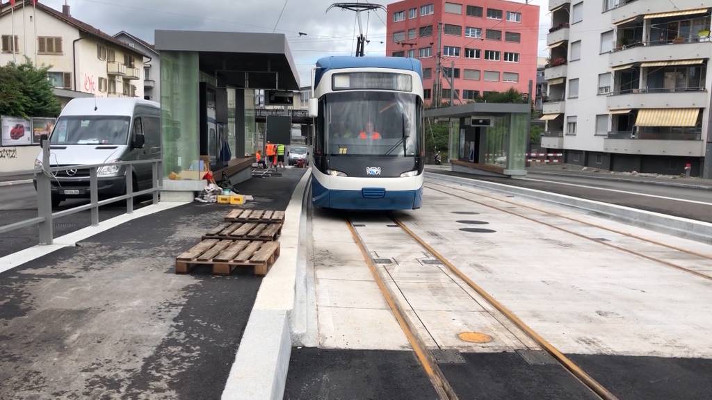 Erste Testfahrt der Limmattalbahn