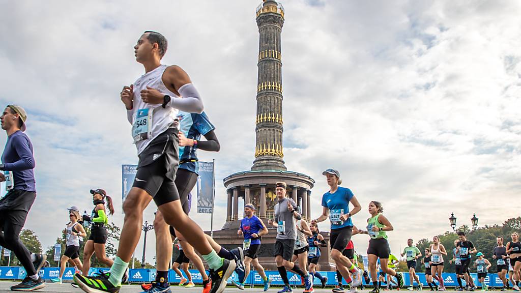 ARCHIV - Fridays for Future fordert: Der Berlin-Marathon muss einen Beitrag zum Klimaschutz leisten. Foto: Andreas Gora/dpa