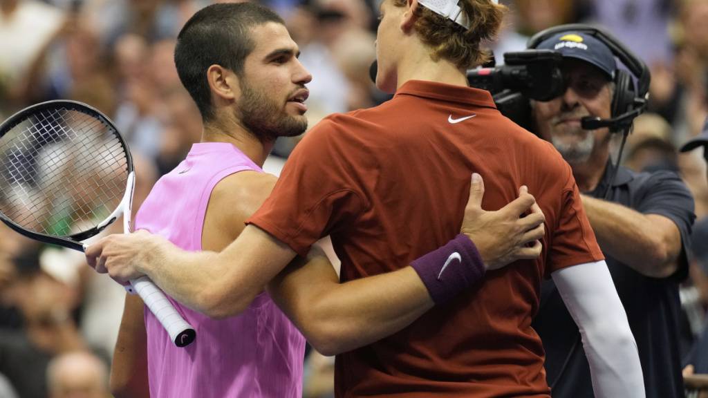 Keine Revanche: Das Finalduell vom letzten Jahr, als Carlos Alcaraz (li.) gegen Jannik Sinner triumphierte, wird es diesmal am US Open nicht geben