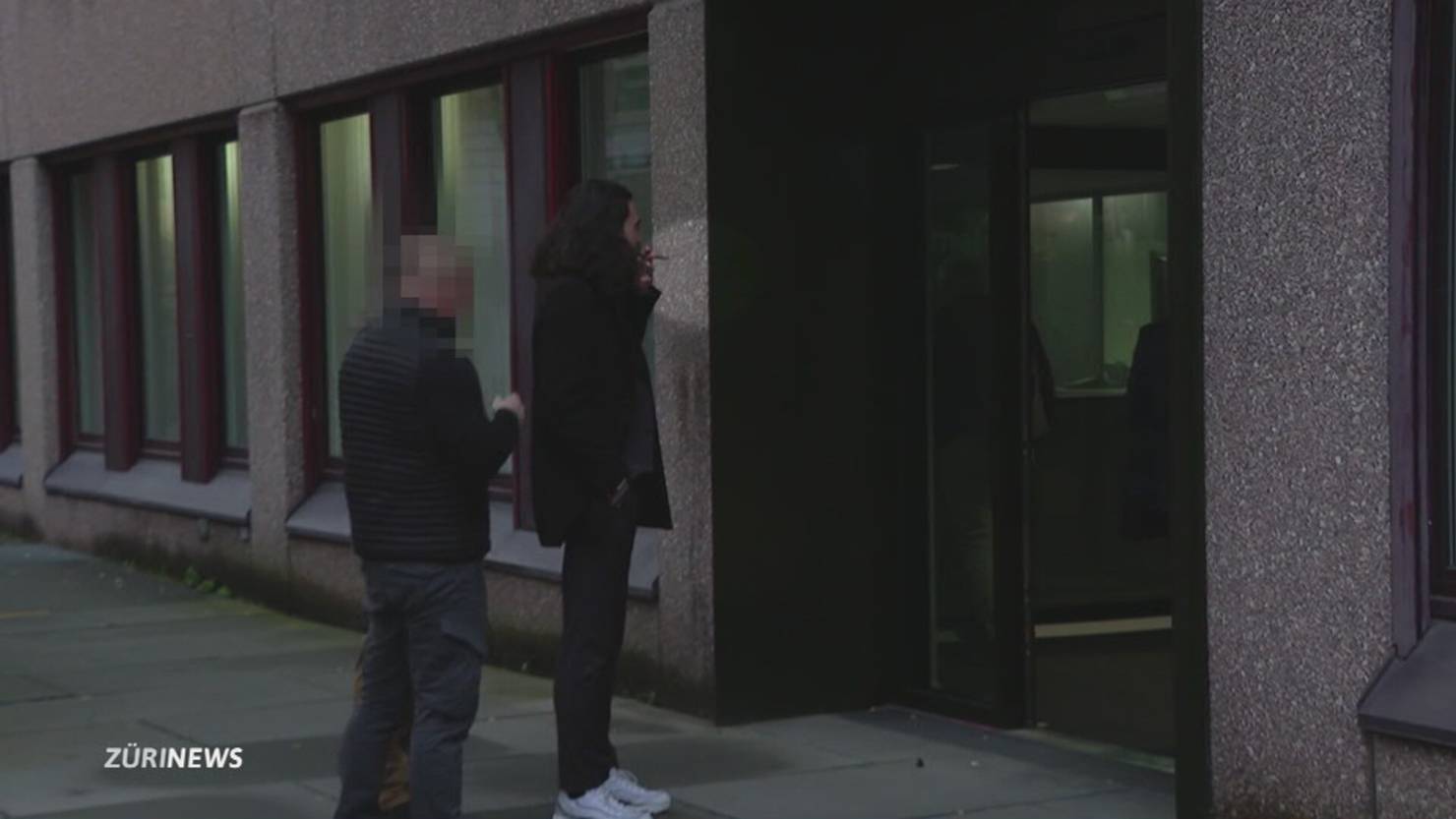 Hitler-Vergleich: Mass-voll-Präsident Rimoldi wegen Verleumdung verurteilt | TeleZüri