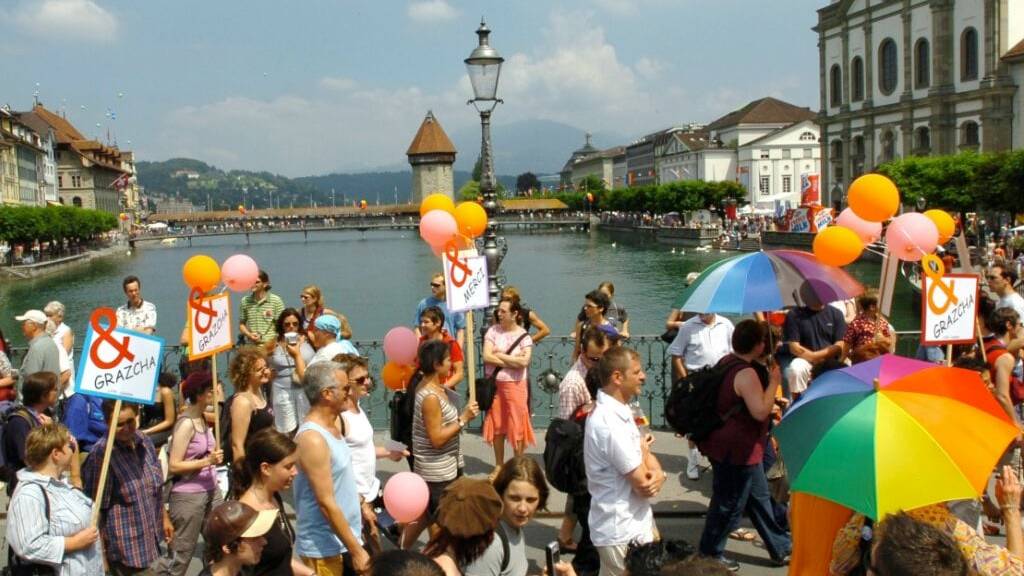 Zuletzt richtig gross in Luzern gefeiert wurde die Pride 2005. Seit 2022 gibt es sie wieder in der Zentralschweiz. (Archivbild)