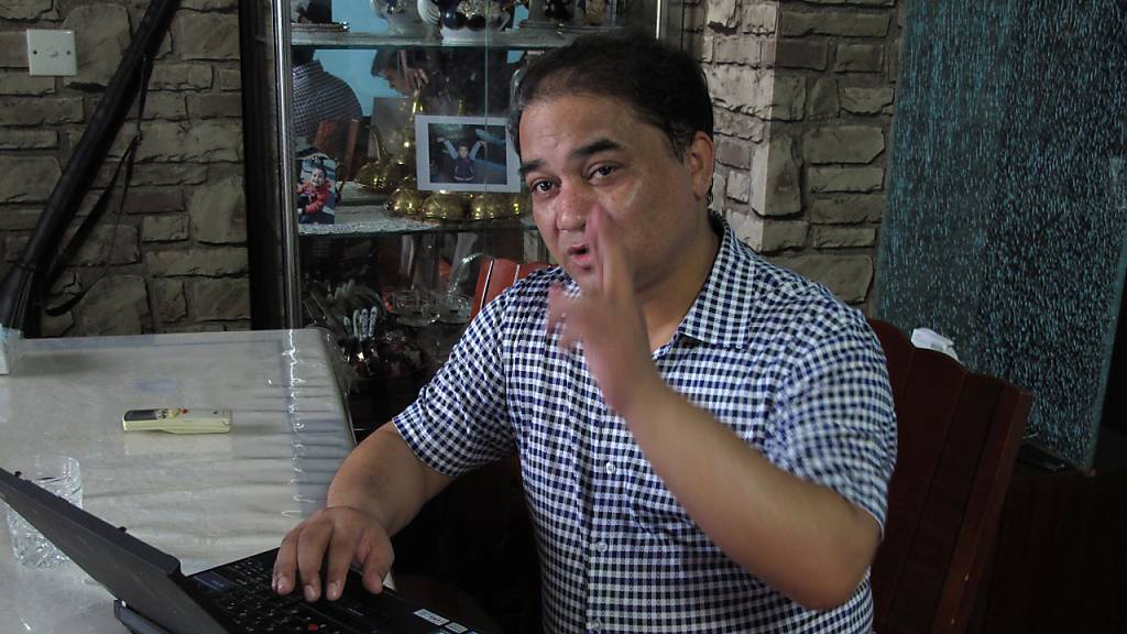 Der frühere Wirtschaftsprofessor Ilham Tohti setzt sich für eine Verbesserung der Situation der muslimischen Minderheit der Uiguren in China ein. Er wurde zu lebenslanger Haft verurteilt. Nun hat er den Sacharow-Preis erhalten. (Archivbild)