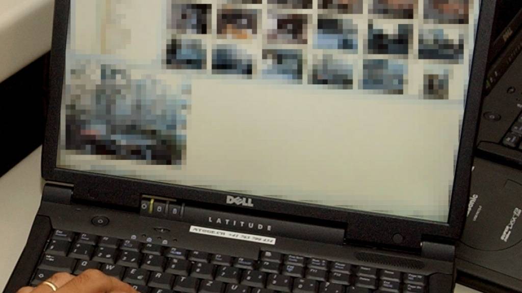 Einem 47-Jährigen aus dem Aargauer Bezirk Bremgarten wird die Herstellung, der Besitz und die Verbreitung von Kinderpornografie vorgeworfen.(Symbolbild)