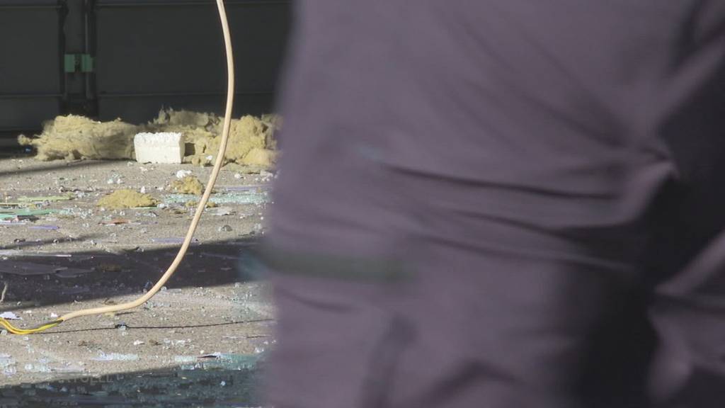 Mehrere Explosionen: In Breitenbach sprengten Unbekannte den UBS-Bancomaten