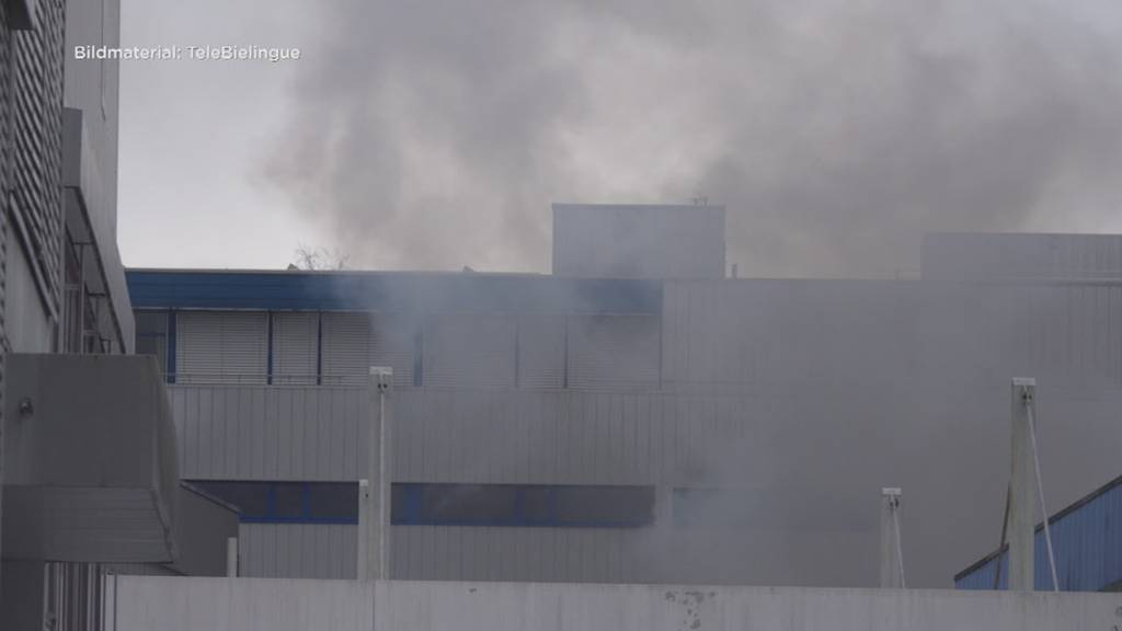 Brand in Brügg – Behörden warnen vor Rauch