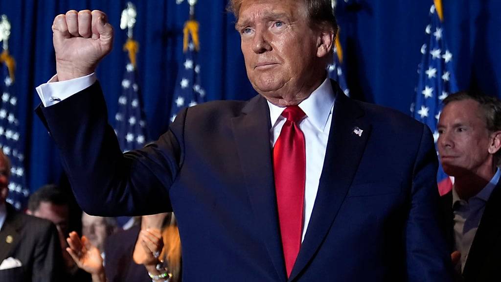 ARCHIV - Donald Trump lieferte sich mit Nikki Haley ein weiteres Duell um die Nominierung seiner Partei für die Präsidentenwahl. Foto: Andrew Harnik/AP/dpa