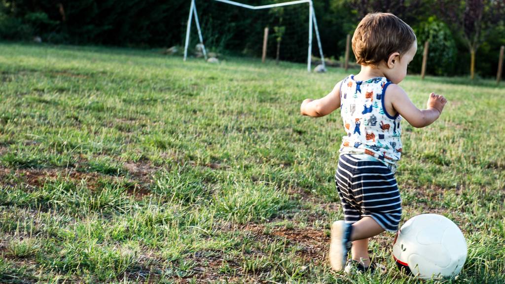 Kleinkind Fussball