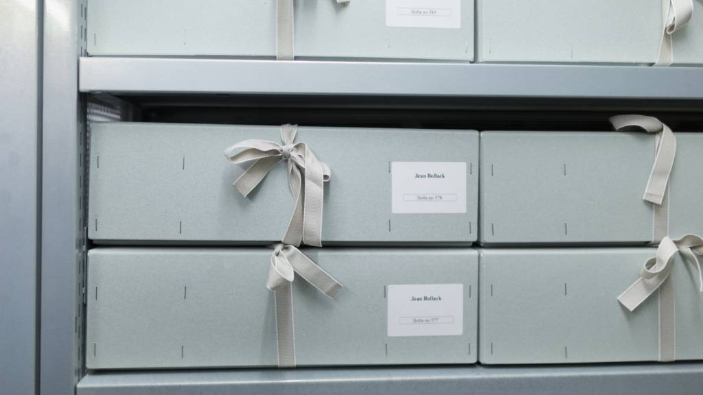 Über 400 literarische Nachlässe betreut das Schweizerische Literaturarchiv. Mit jenem von Jean Anouilh hält der Nachlass eines bedeutenden Dramatikers Einzug. (Archivbild)