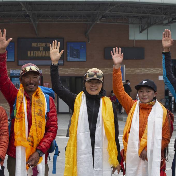 Rekorde auf dem Everest: Schnellste Frau, 25 Aufstiege, 8 Geschwister