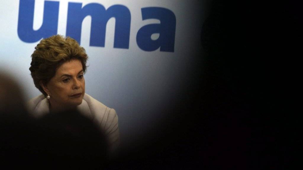 Ringt um die Macht: Brasiliens Präsident Dilma Rousseff will ihr Regierungskabinett neu besetzen.