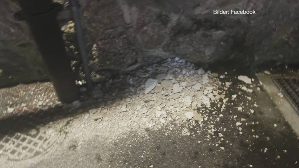 Gefahr auf dem Trottoir - Luxram-Fassade in Arth bröckelt