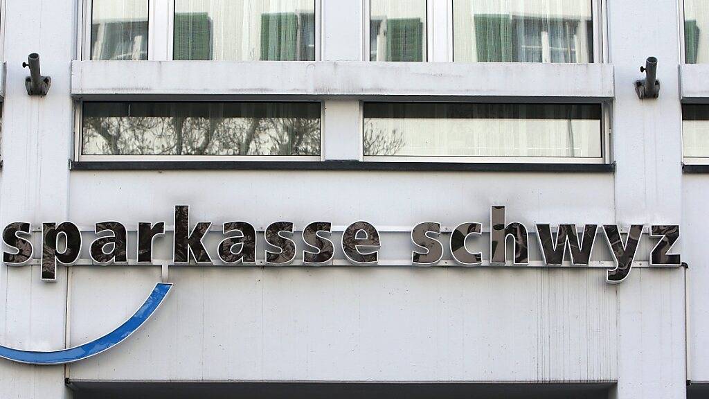 Der Hauptsitz der Sparkasse Schwyz: Das Geldhaus hat im vergangenen Jahr erfolgreich gewirtschaftet. (Archivbild)