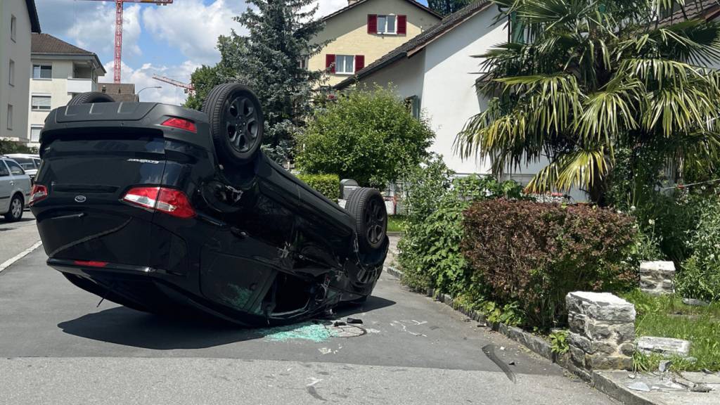 Zwei Autofahrer verletzen sich bei Zusammenstössen in Kriens LU